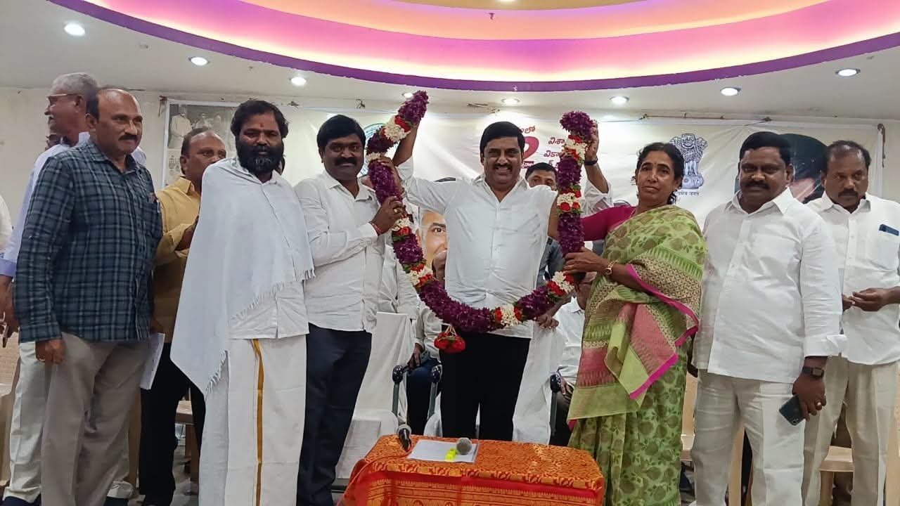 5 కేసులు పెడితే చాలు వైసీపీ ఖాళీ   పీలేరు సభలో MLA నల్లారి కిశోర్ కుమార్ రెడ్డి సంచలన వ్యాఖ్యలు